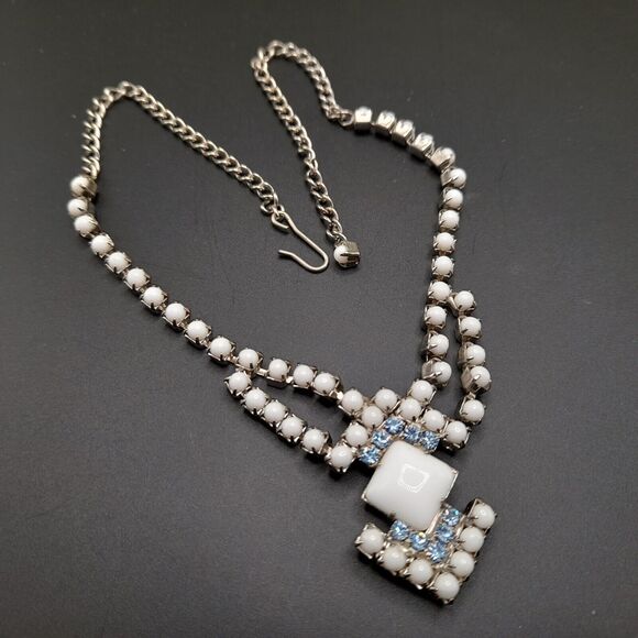 Vintage Milk Glass Soft Blue Rhinestone Necklace Choker Unsigned - Picture 7 of 11